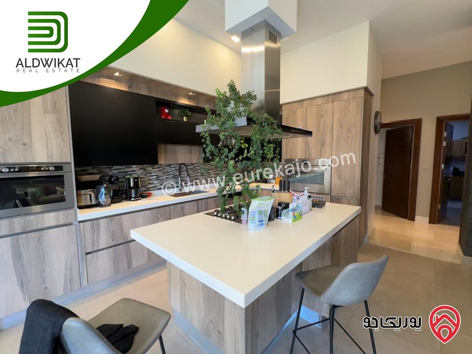 فيلا مستقلة مساحة الارض 985م ومساحة البناء 1200م ومساحة الحديقة 400م ومساحة الترس 200م ذات موقع واطلالة مميزة للبيع في عمان - بدر الجديدة