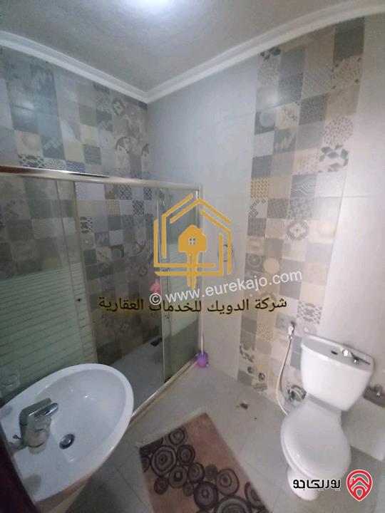 شقة فارغة طابق اول مساحة 110م للإيجار في عمان - الرابية 