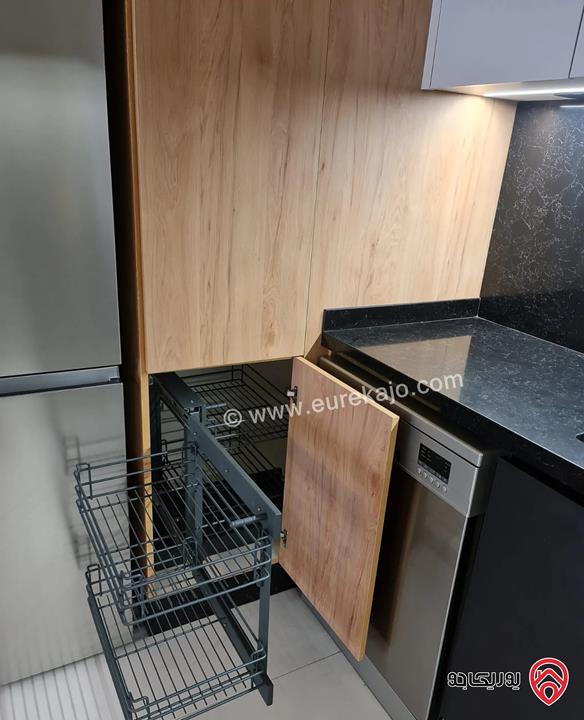 شقة فاخرة مفروشة أرضية مساحة 180م للايجار في عمان - عبدون 