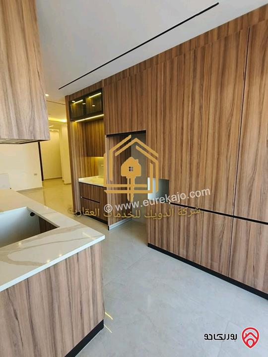 شقة جديدة لم تسكن طابق ارضي مساحة 180م داخلي و 70م خارجي للايجار في عمان - طريق المطار 