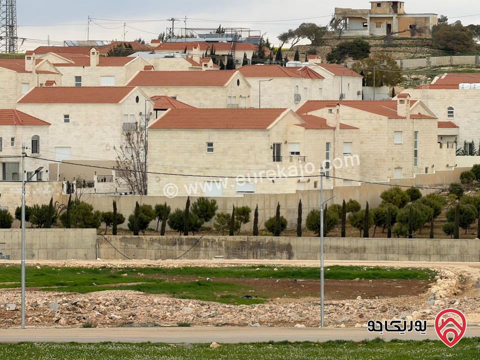 قطع اراضي سكنية مساحة 680م للبيع في عمان - ام رمانة خلف فلل الاندلسية مباشرة من المالك 