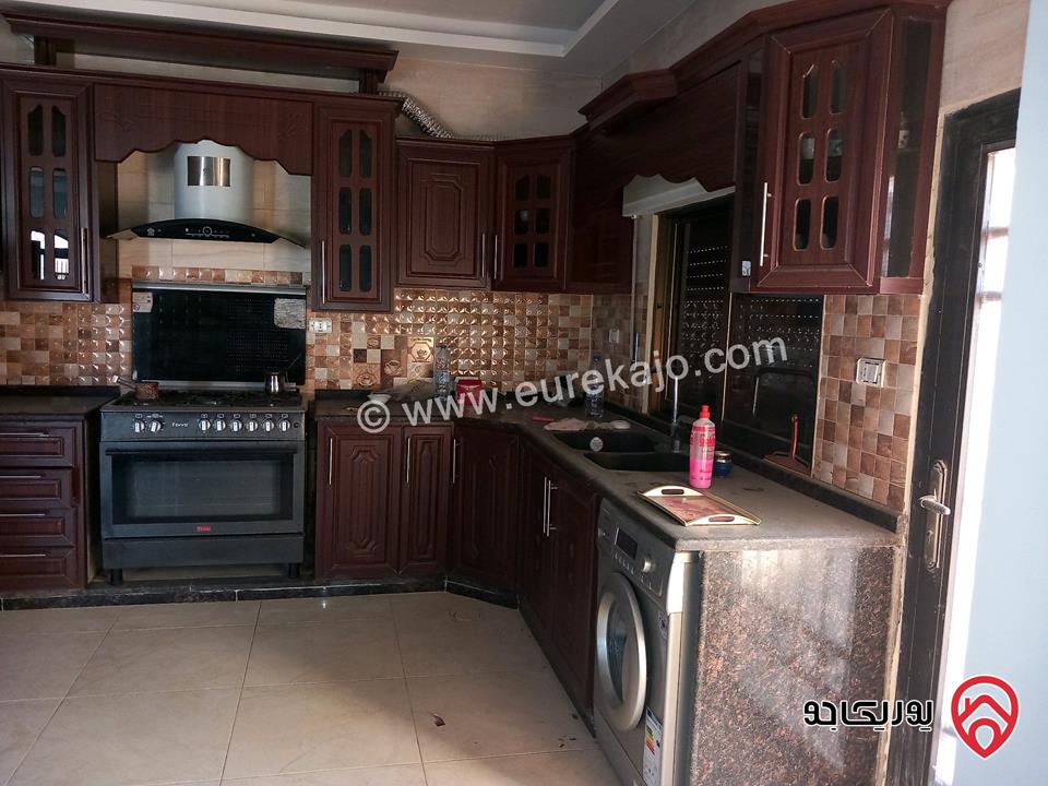 بيت مساحة 200م على أرض 750م للبيع في الزرقاء - شومر إسكان المهندسين 