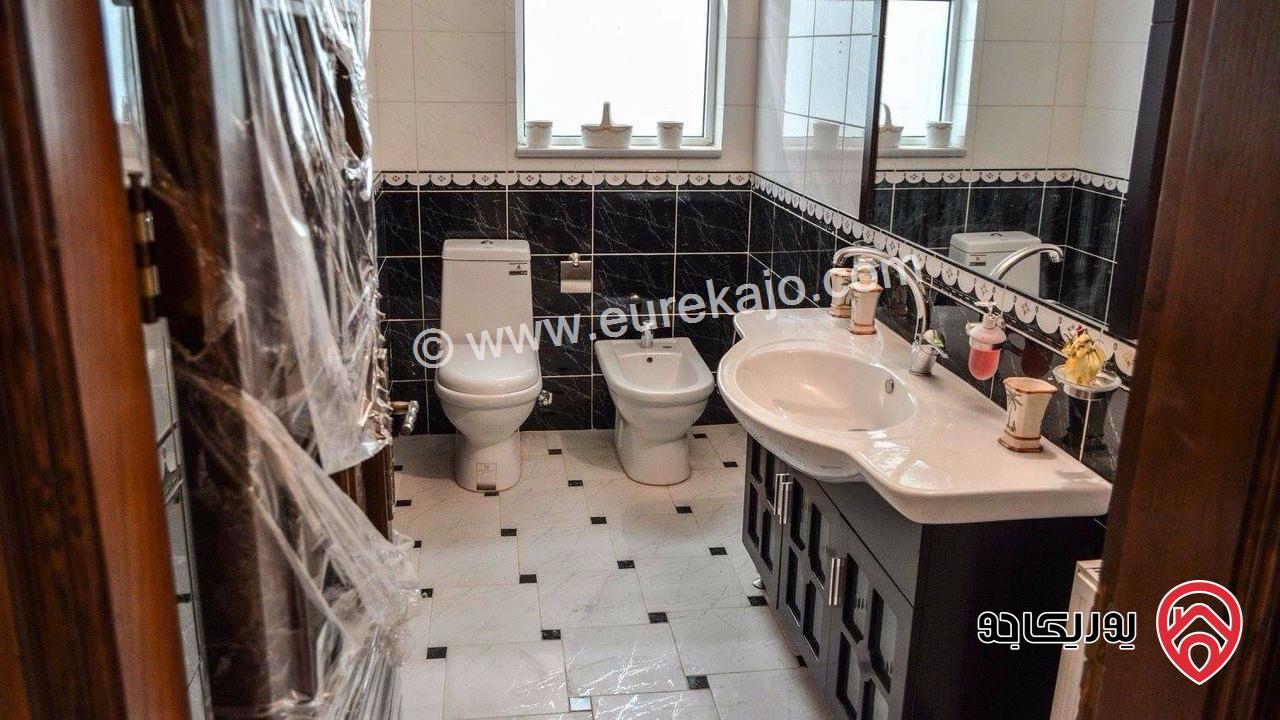 فيلا متلاصقة مساحة 930م على أرض 420م للبيع في عمان - ضاحية الرشيد 