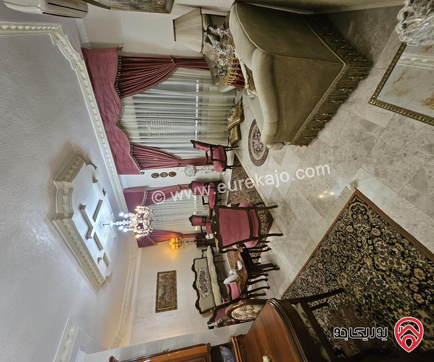 شقة مساحة 180م طابق ثاني للبيع في عمان - ام اذينة تشطيبات سوبر ديلوكس اطلالة على الابراج