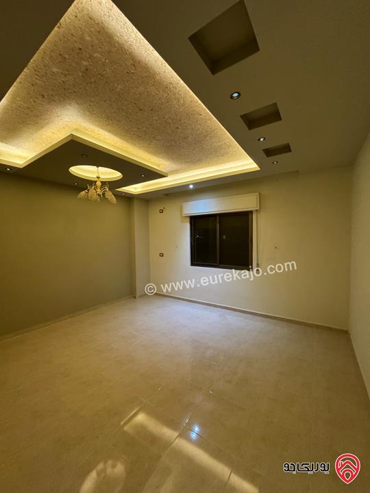 شقة ارضية مساحة 189م داخلي و 100م خارجي للإيجار في عمان - مرج الحمام 