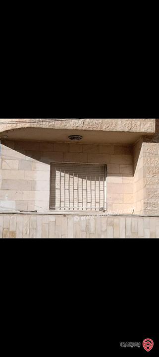 شقة مساحة 120م طابق اول للبيع في اربد 