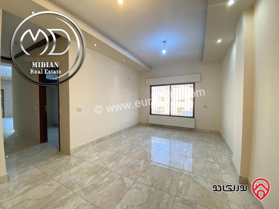 شقة ارضية فارغة للايجار في عمان - دابوق مساحة 175م مع ترس 40م سوبر ديلوكس بسعر مميز جداً