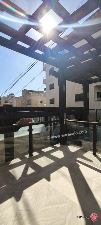 شقة ارضية مساحة 350م للبيع في عمان - دير غبار 