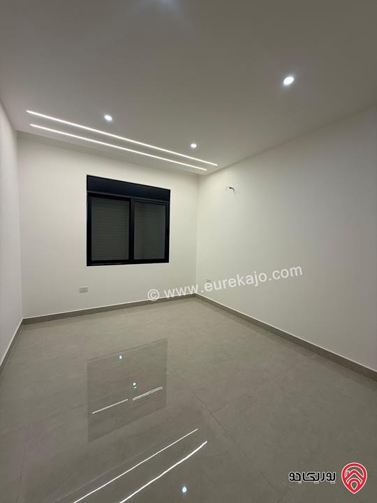 شقة طابق ارضي مساحة 145م مع ترس 80م سوبر ديلوكس للبيع في عمان - ضاحية الياسمين 