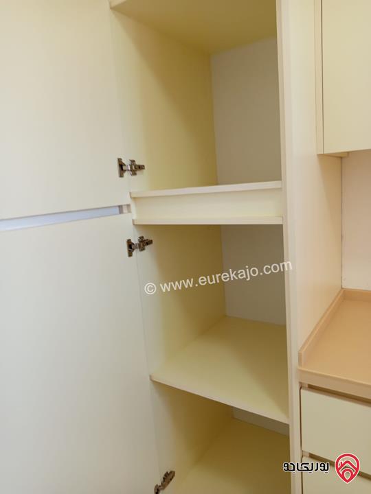 شقة أرضية مجددة مساحة 91م داخلي و 75م خارجي للبيع في الفحيص