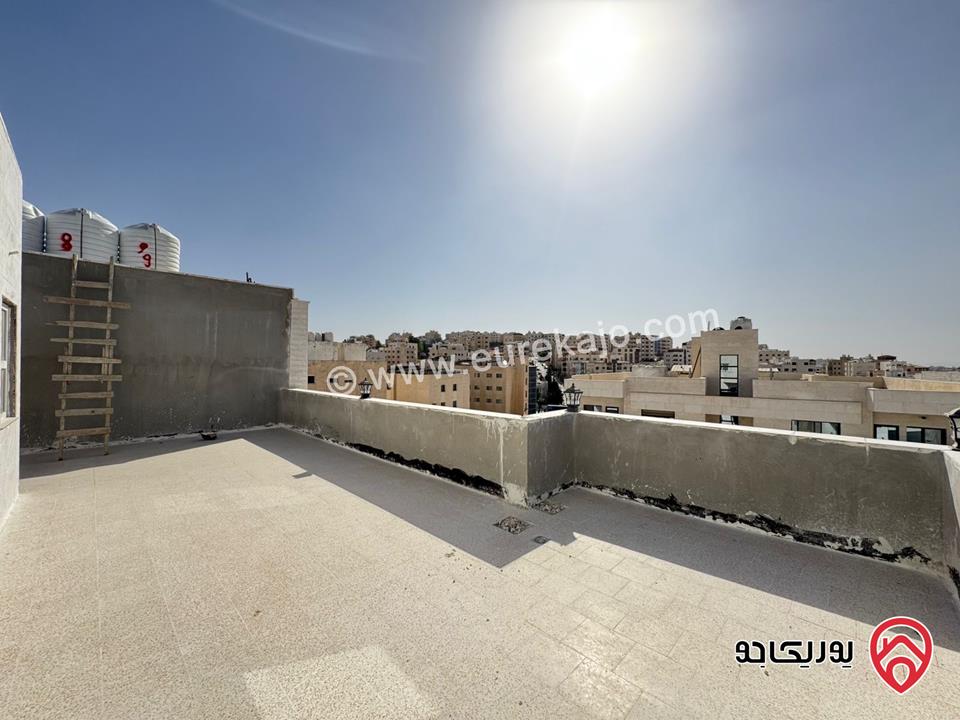 شقة طابق أخير مع روف مساحة 200م + 50م ترس خارجي للبيع في عمان - أبو نصير  