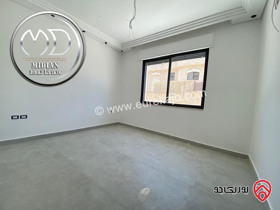 رووف طابقي فارغ للايجار في عمان - الكرسي مساحة 400م مع تراسات تشطيبات و ديكورات عصرية فاخرة جديد لم يسكن اطلالة رائعة