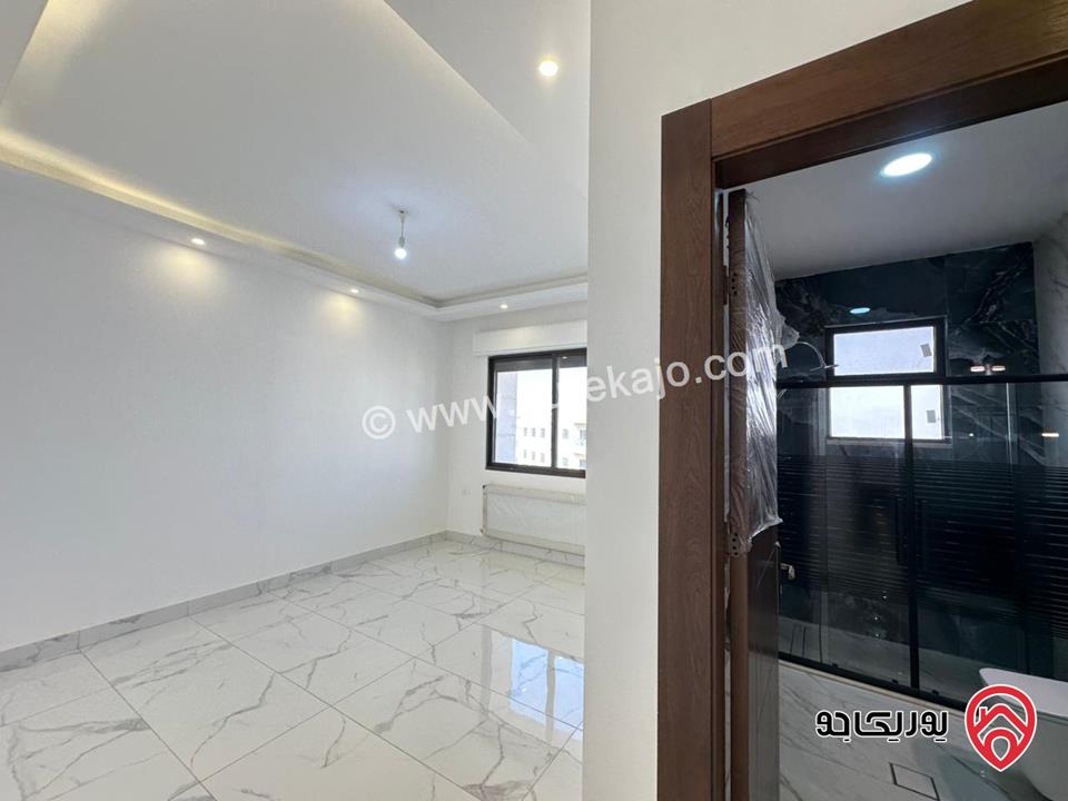 شقة طابق ثالث دوبلكس مساحة 300م وترس واسع 150م للبيع في عمان - ضاحية النخيل