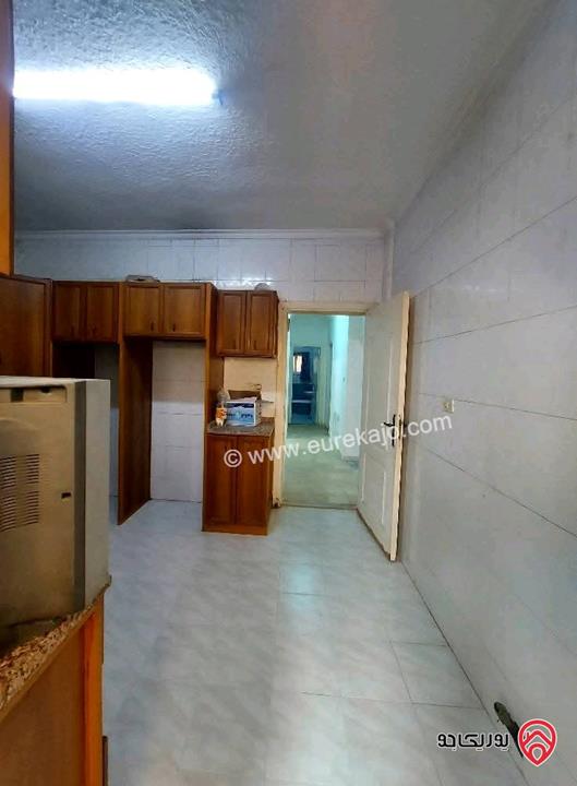 شقة طابق أرضي مساحة 133م داخلي و 30م خارجي للبيع في عمان - البيادر