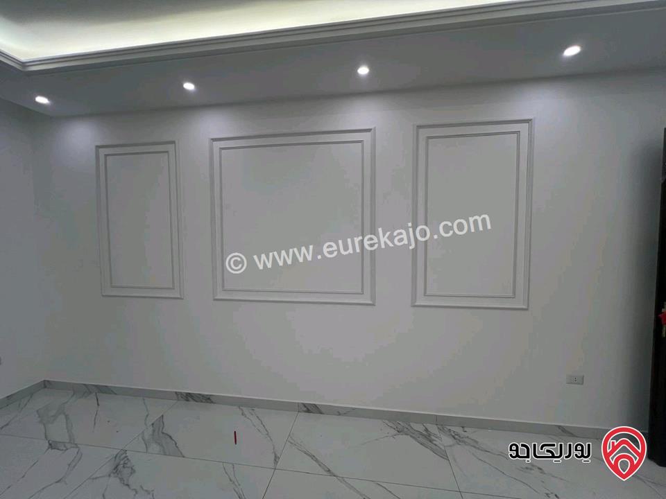 شقة طابق ثالث مع روف مساحة 225م وترس للبيع في عمان - شفا بدران طاب كراع 