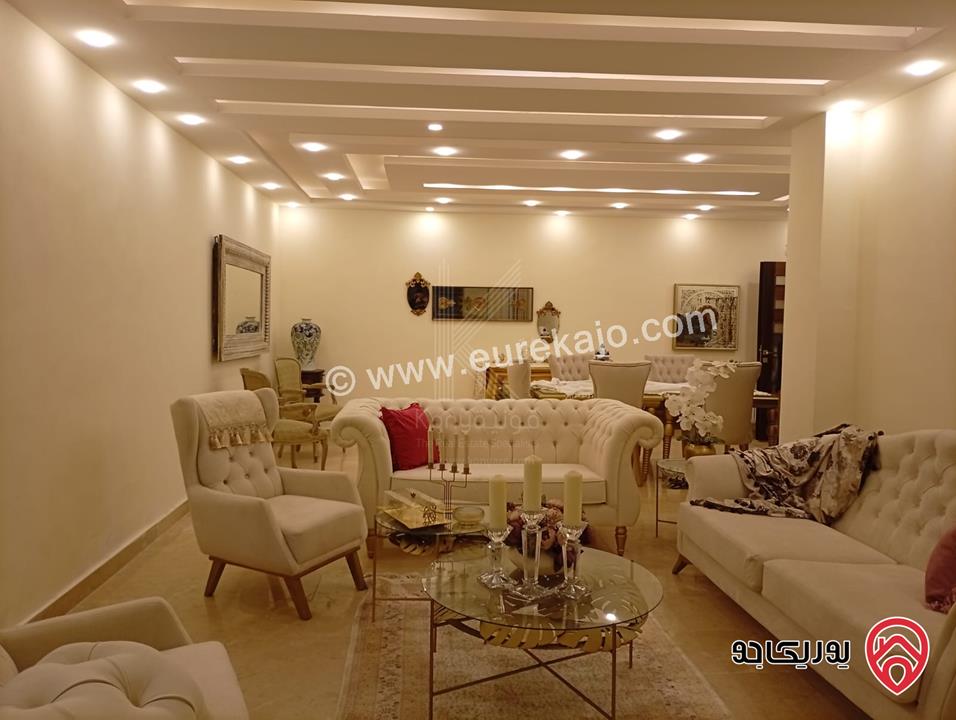 شقة فاخرة شبه أرضية مساحة 221م داخلي و 280م خارجي للبيع في عمان - على طريق المطار