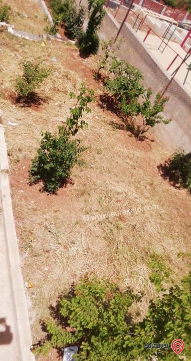 أرض مساحة 1 دونم على شارعين للبيع في الزرقاء - أم رمانة