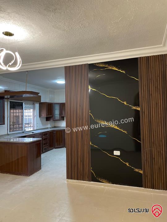 شقة طابق رابع مع روف مساحة 147م للبيع في عمان - ضاحية الاستقلال 