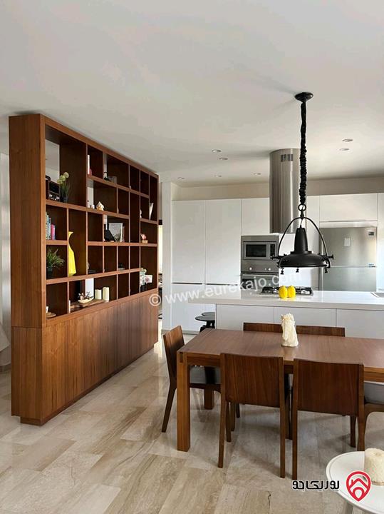 شقة طابق ثالث مساحة 110م للايجار مفروشة في عمان - الشميساني