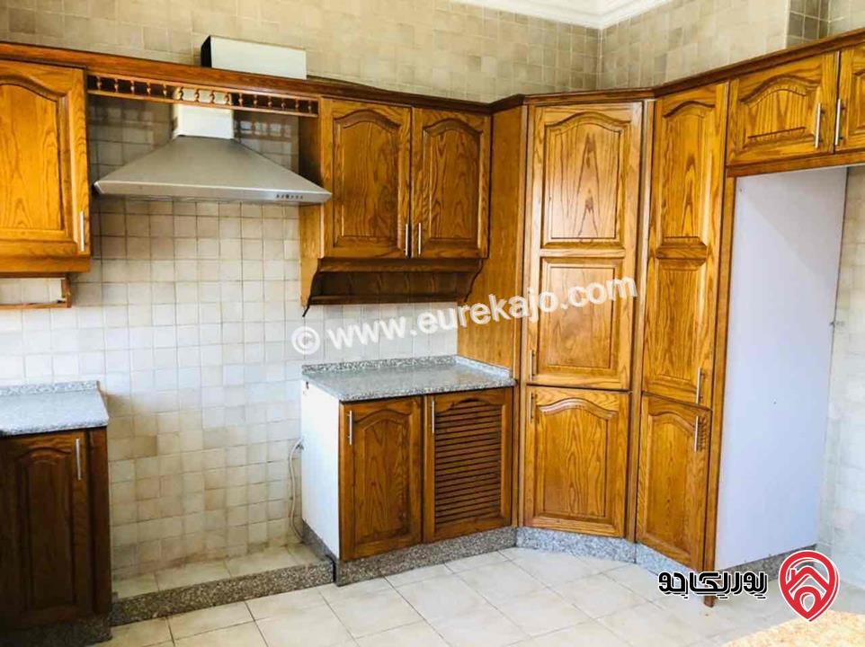 شقة طابق أرضي معلق مساحة 209م للبيع في عمان - خلدا