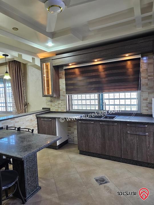 شقة طابق اول مساحة 220م مع روف 100م للايجار في عمان - الرابية