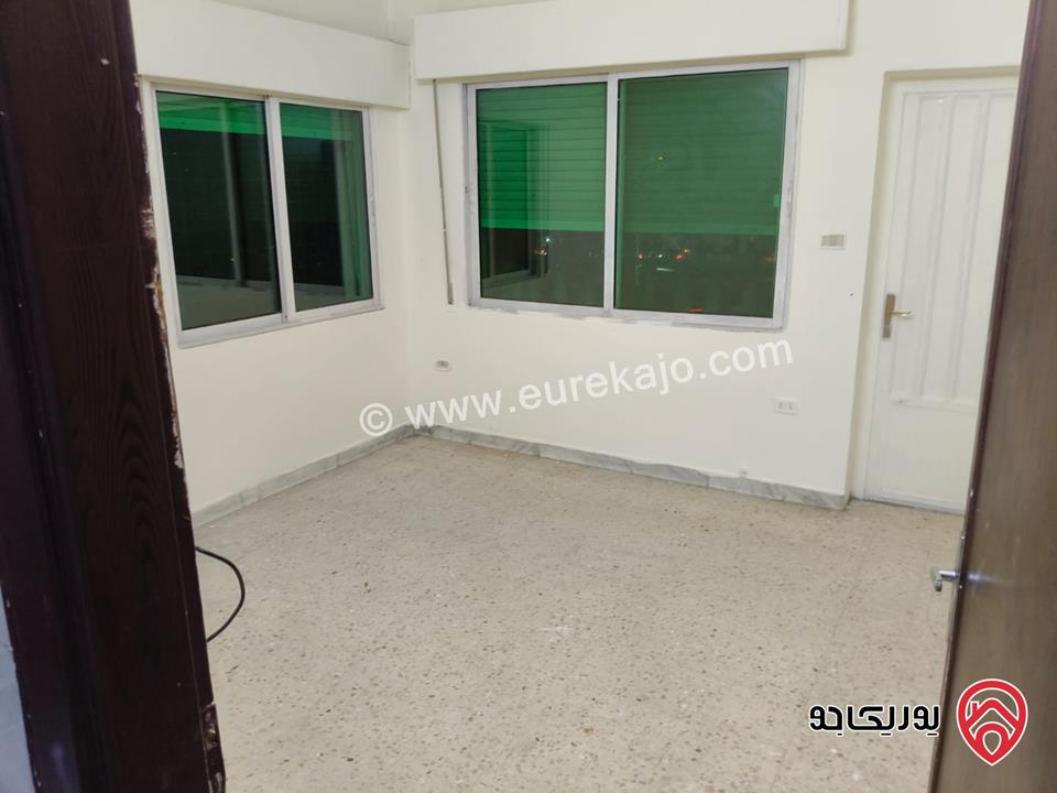 شقة فارغة مساحة 115م طابق اول للايجار في عمان - جبل الحسين 