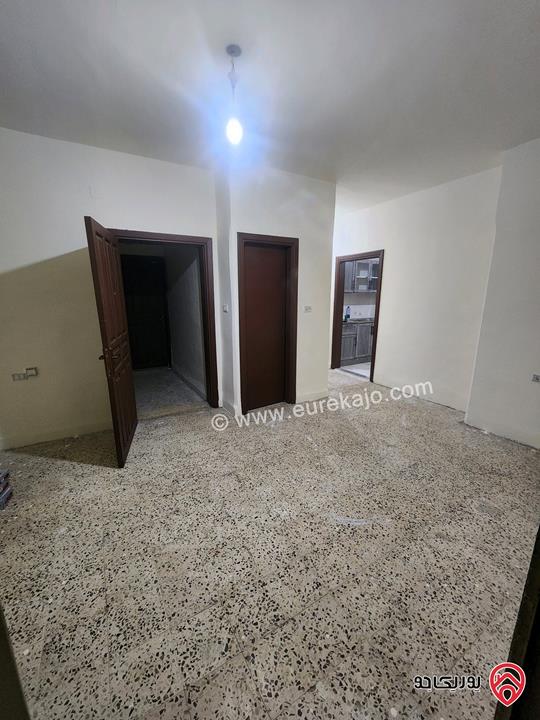 شقة طابق ثالث مساحة 130م داخلي و ترس 60م للبيع في عمان - ضاحية الحاج حسن 