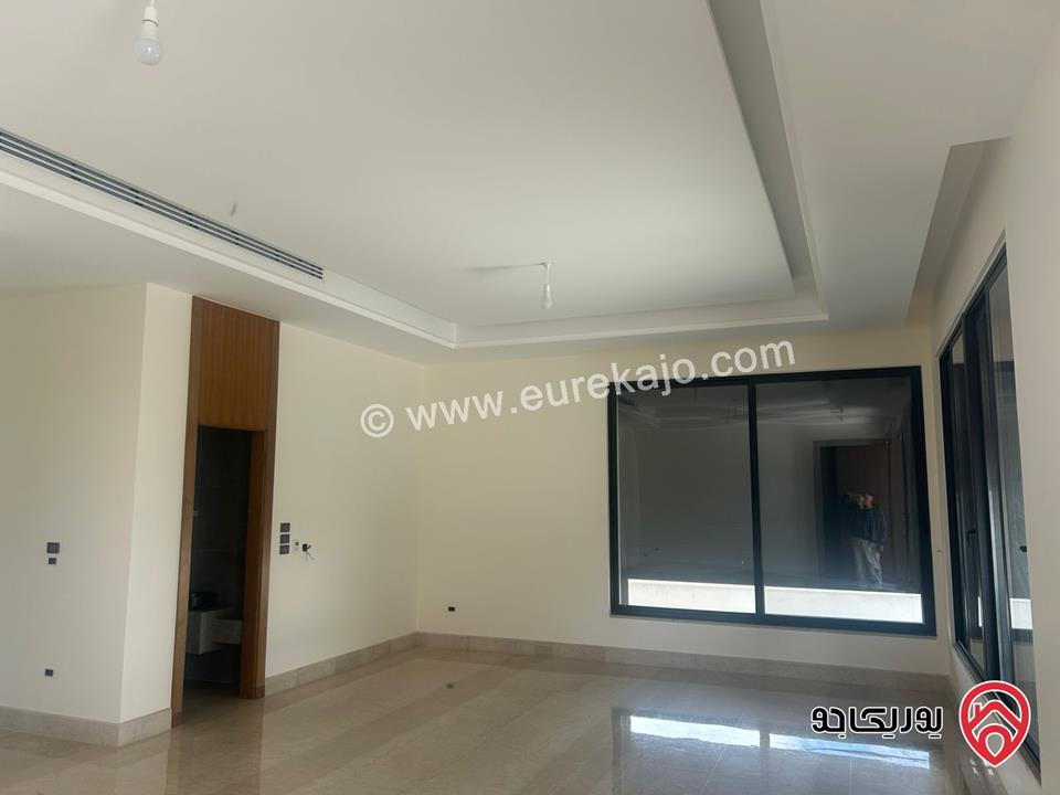 فيلا مساحة 700م على أرض 500م للبيع في عمان - دابوق تشطيب فندقي