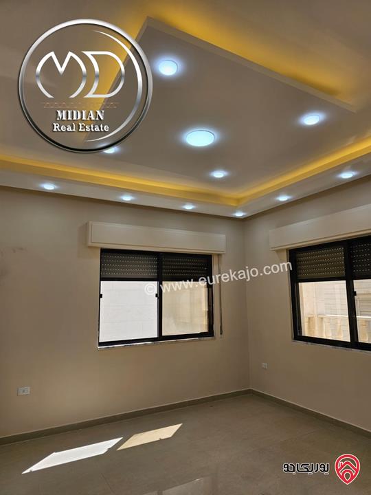 شقة فارغة للايجار في عمان - ضاحية الامير راشد مساحة 300م 4 نوم طابق اول تشطيبات و ديكورات فاخرة