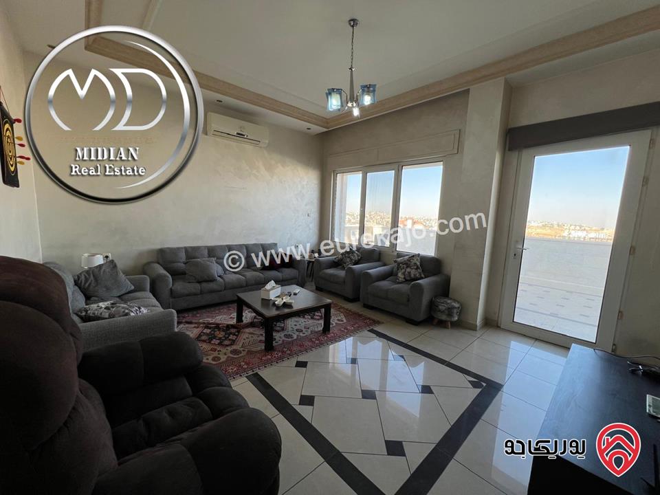 فيلا مستقلة للبيع في أجمل مناطق عمان - الظهير مساحة 1200م مع مسبح و تراسات و حدائق تشطيبات و ديكورات فاخرة اطلالة رائعة