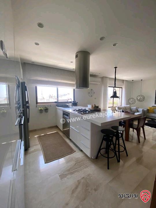 شقة طابق ثالث مساحة 110م للايجار مفروشة في عمان - الشميساني