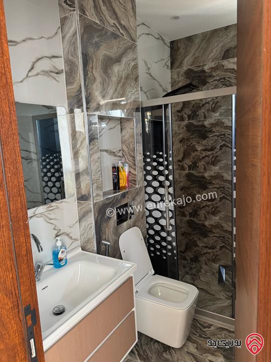 مزرعة مساحة الأرض 4 دونم والبناء 350م للبيع في المفرق - منطقة عين المعمرية شرق جرش