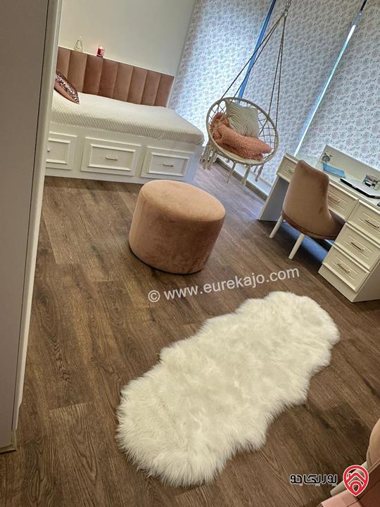 فيلا متلاصقة مفروشة للبيع في عمان - دابوق مساحة الارض 375م البناء 650م الحديقة 100م والترس 50م