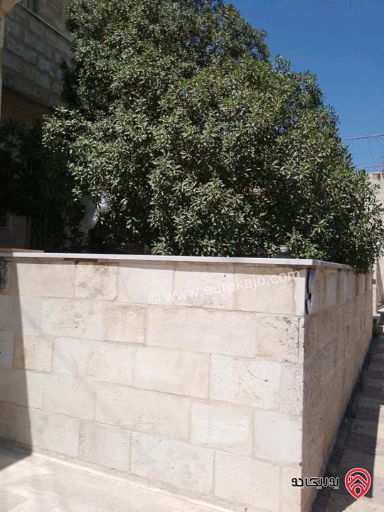 شقة ارضية مساحة 150م داخلي و 60م خارجي للبيع مفروش في عمان - صويلح