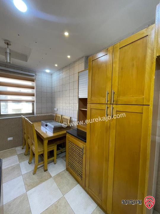 شقة شبه مفروشة طابق ثالث مساحة 325م للايجار في عمان - ضاحية الرشيد