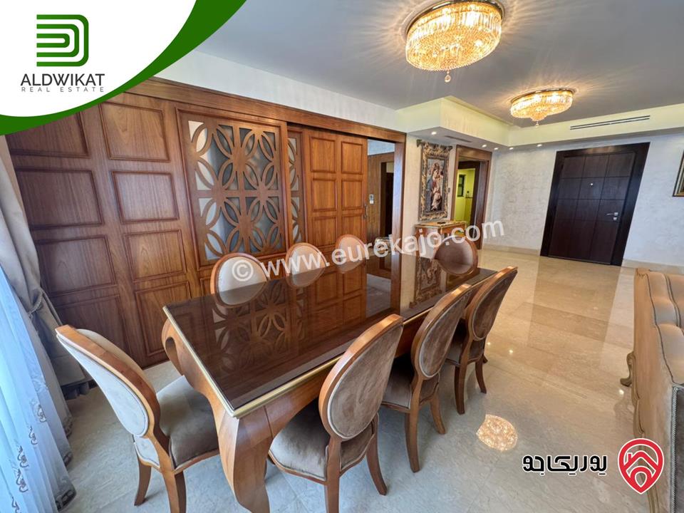 شقة للبيع في عمان - عبدون طابق اخير مع روف مساحة البناء 300م ومساحة الترس 50م موقع مميز