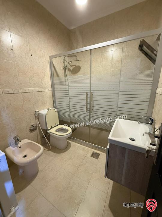 شقة مميزة طابق ثاني مساحة 175م للبيع في عمان - خلدا 