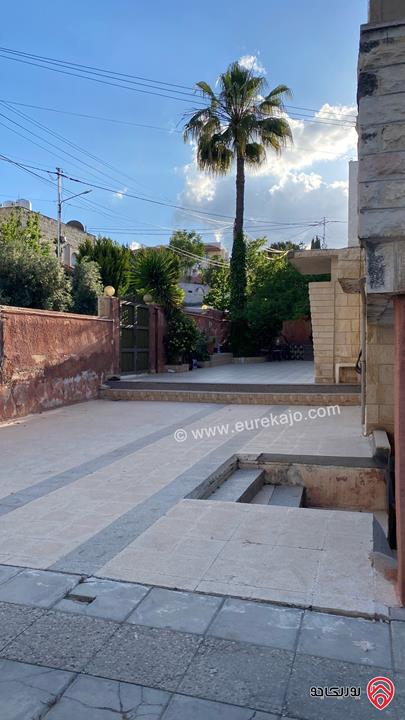 منزل مكون من طابقين على ارض 1 دونم و 27م للبيع في الكمالية ( حوض سلطان السلط)