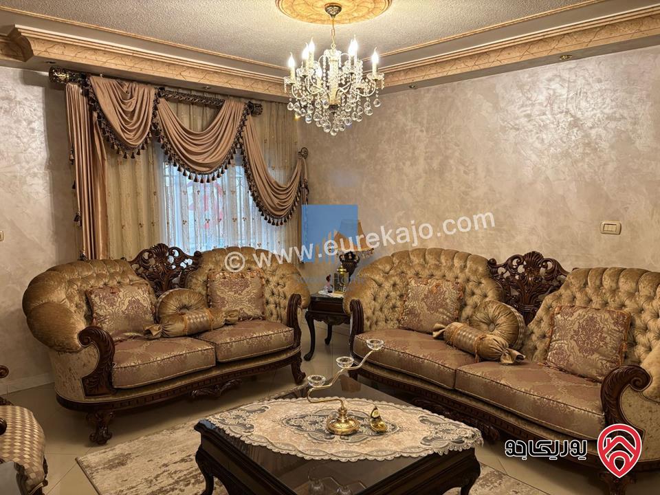 شقة فاخرة للبيع في عمان - خلدا خلف السيتي مول 180م مع حديقة وترسات 120م بسعر مغري