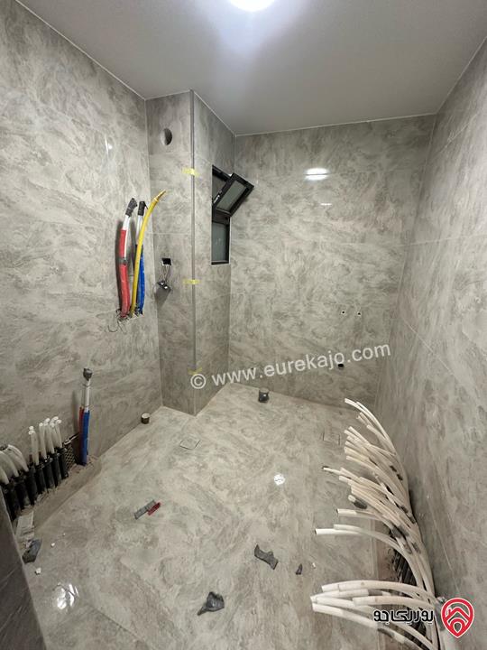 شقة مميزة طابق ثاني مساحة 225م للبيع في عمان - الظهير