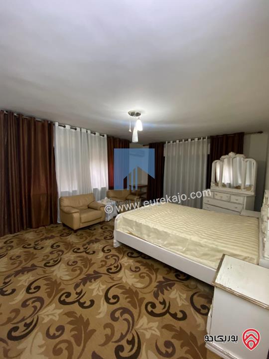 شقة طابقية أرضية مميزة للبيع في أم أذينة - قرب سوق الذهب 500م مع حديقة وترسات 300م