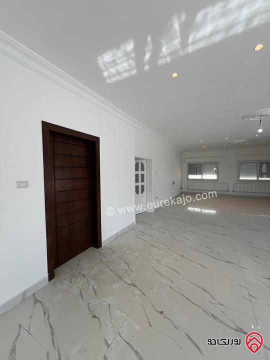 فيلا مساحة الارض 672م مساحة البناء 600م للبيع في عمان - دير غبار حي السهل 