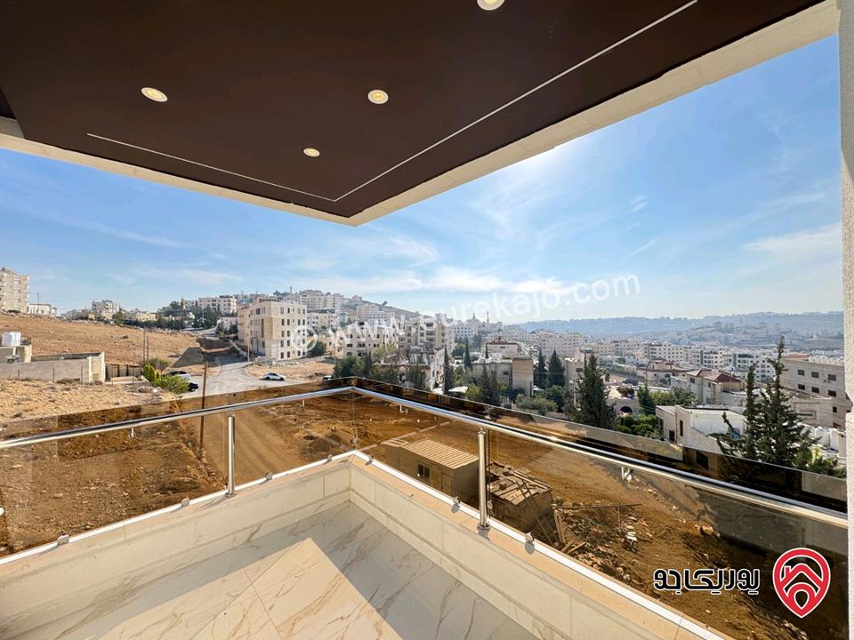 شقة بتشطيبات سوبر ديلوكس طابق أخير مع روف مساحة 175م للبيع في عمان - شفا بدران 