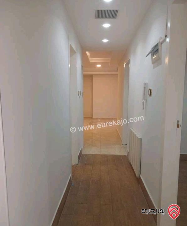 شقة سوبر ديلوكس طابق ثالث مساحة 120م للايجار في عمان - تلاع العلي 