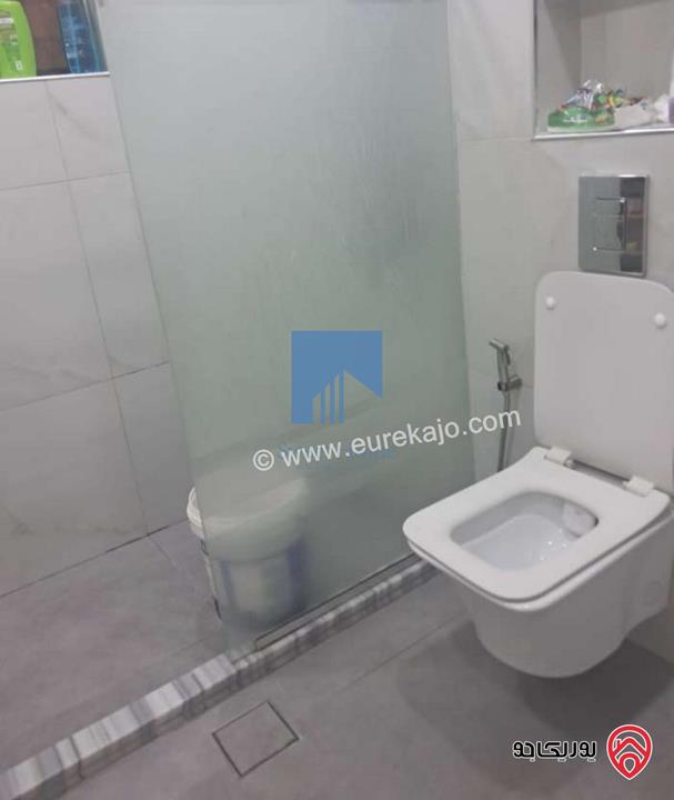 شقة مميزة شبه أرضية مساحة 90م مع حديقة وترسات 120م للبيع في عمان - خلدا