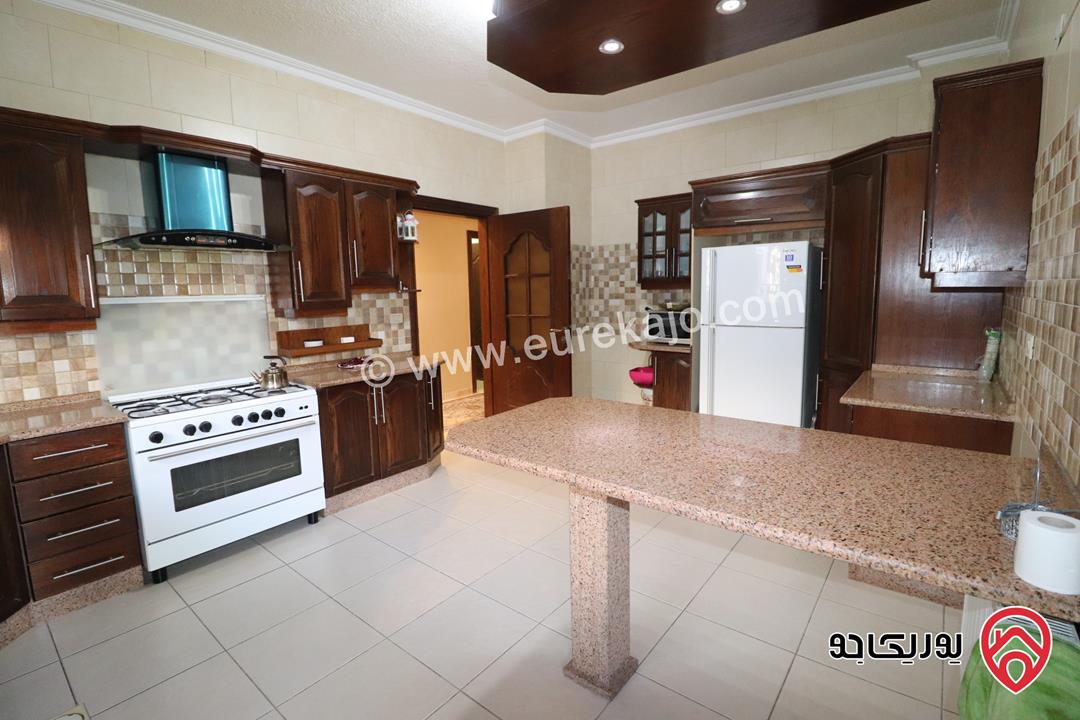 شقة سوبر ديلوكس أرضية مساحة 263م للبيع في عمان - الرابية