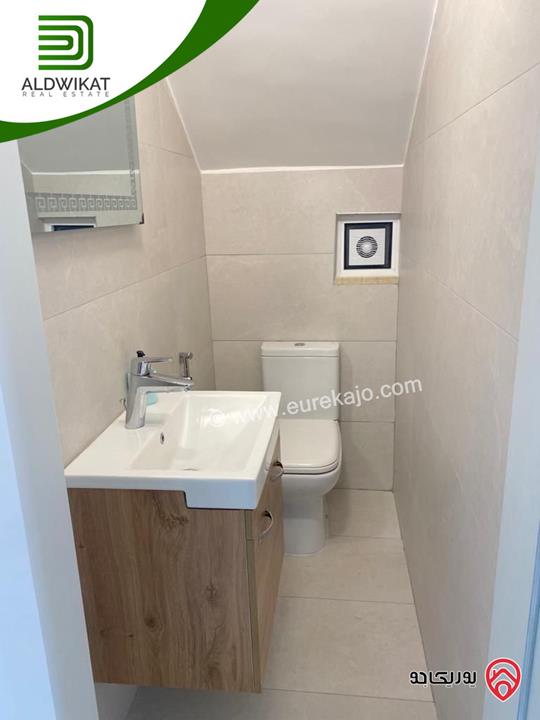  شبه فيلا متلاصقة مفروشة للبيع في عمان - ام السماق مساحة الارض 150م ومساحة البناء 180م بسعر مغري 