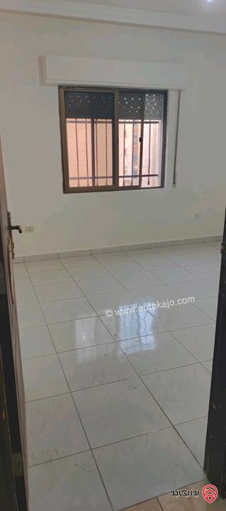 شقة طابق ثالث مساحة 130م للبيع بالاقساط في عمان - ام نوارة 