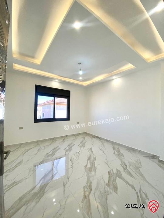 شقة مميزة دوبلكس مساحة 212م للبيع في عمان - منطقة ابو علندا اسكان الكهربا 