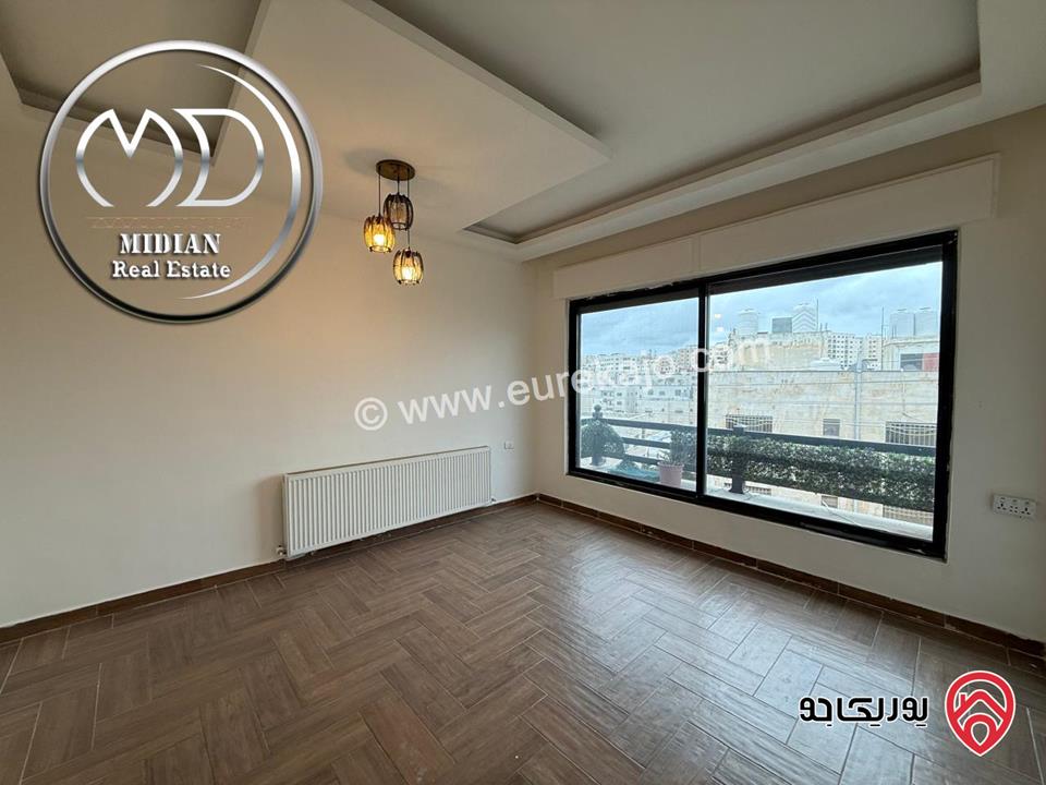 شقق فارغة للايجار في عمان - خلدا مساحات 180م تشطيبات و ديكورات سوبر ديلوكس اطلالة جميلة